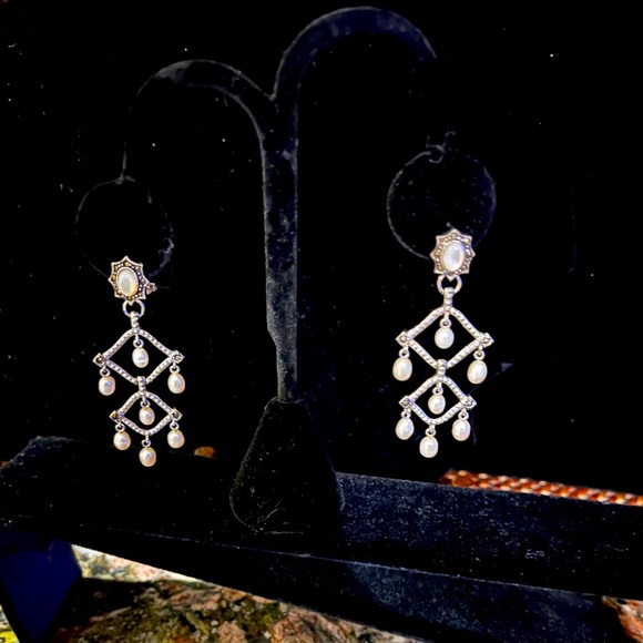 Pearl Chandelier, earrings - Picture 1 of 3
